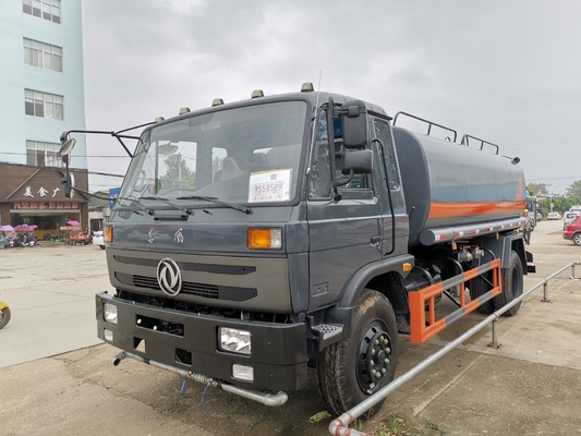 Sinotruk HOWO 4X2/6X4/8X4 Camion à eau d'occasion de 371 chevaux et d'une capacité de moteur &gt; 8 litres