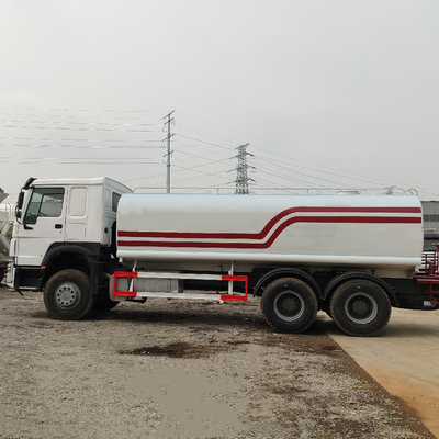 1X9000 Kgs Arbre avant Euro 2 Sinotruk HOWO 4X2/6X4/8X4 Camion à pulvérisation pour les eaux usées