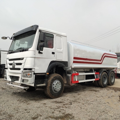 1X9000 Kgs Arbre avant Euro 2 Sinotruk HOWO 4X2/6X4/8X4 Camion à pulvérisation pour les eaux usées