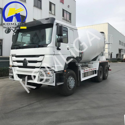 Style de levage avant 6X4 Sinotruk Construction mobile mélangeur de béton lourd