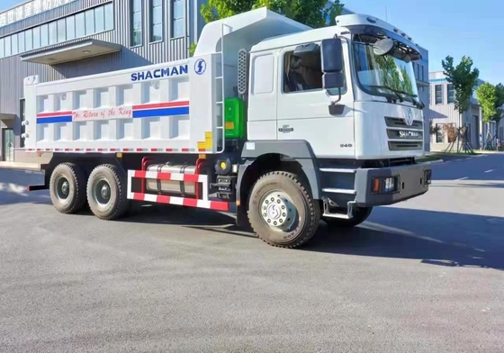 Chauffeur de décharge Shacman H3000 6X4 230HP dans le Zimbabwe avec une capacité de 25-30 tonnes