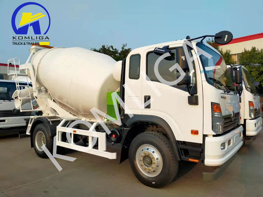 Camion à ciment utilisé pour la construction