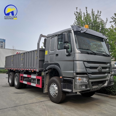 6X4 roue motrice Sinotruk HOWO camion à clôture à plat pour le transport de votre cargaison