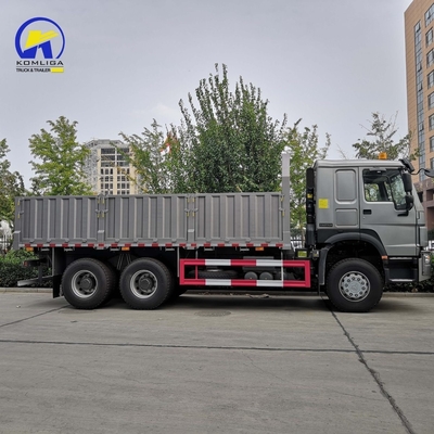 6X4 roue motrice Sinotruk HOWO camion à clôture à plat pour le transport de votre cargaison