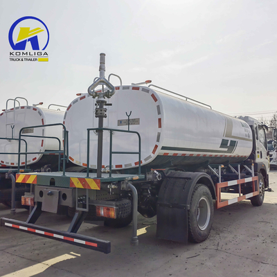 16 tonnes Capacité de chargement Arbre arrière Sinotruk HOWO 6X4 Camion réservoir d'eau Camion d'eau potable
