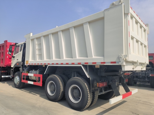 Style de levage avant HOWO 10 pneus 20cbm 6X4 camion poubelle avec transmission manuelle