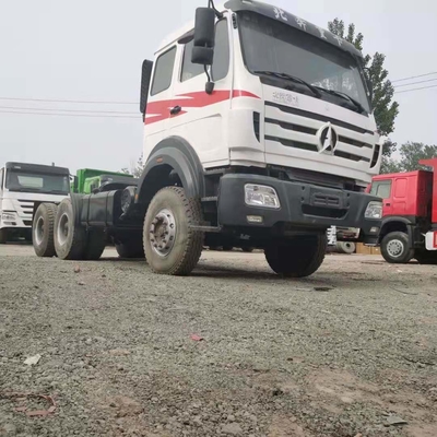 Camion lourd Beiben 6X4 Camion cargo châssis Moteur de capacité&gt; 8L et puissance 351-450 chevaux