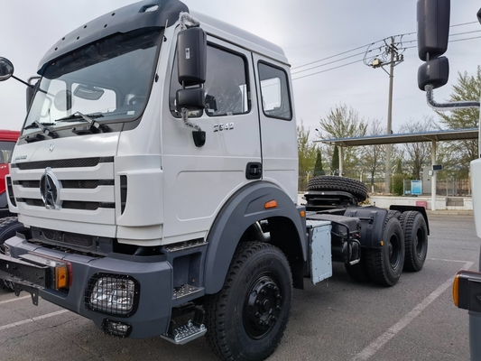 Chauffage de carburant en alliage d'aluminium de 400 litres 6X4 Beiben Tracteur Tête de camion avec capacité du moteur&gt; 8 litres