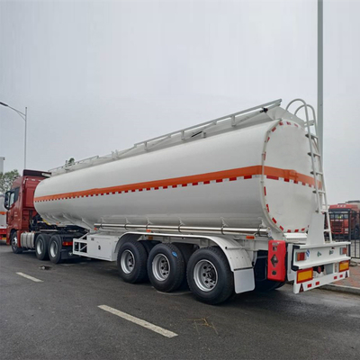 3 essieux 45000 litres réservoir de carburant remorque avec une capacité de charge de 50 tonnes et 12r22.5 pneus