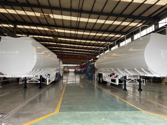 3/4 essieux transport liquide moteur diesel essence essence pétrole camionneur camion remorque réservoir de carburant