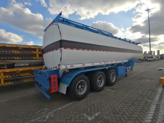 Sinotruk HOWO réservoir de carburant remorque pour l'Afrique