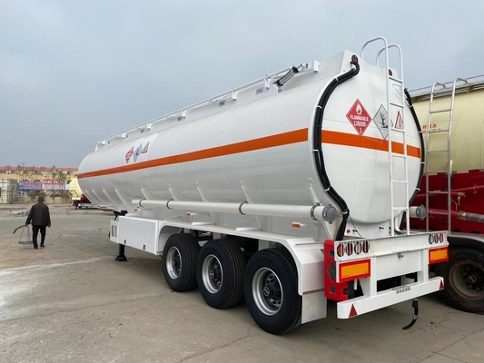 Transport de l'huile de palme d'eau 45000 litres réservoir de carburant remorque avec 2 tuyaux de déchargement