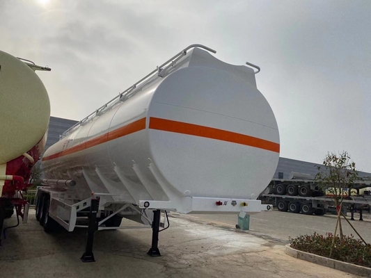 Transport de l'huile de palme d'eau 45000 litres réservoir de carburant remorque avec 2 tuyaux de déchargement