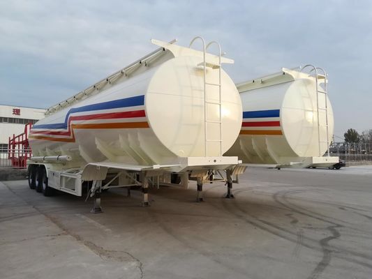 Tri-Axle 45000 litres pétrolier diesel pétrole-carburant Semi-remorque avec 7000-8000 mm de base de roue