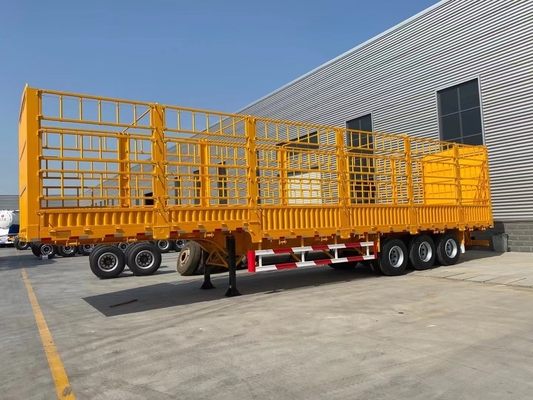 Semi-remorque à clôture à 3 essieux avec une base de roue de 7000-8000 mm et une capacité de 40 à 60 tonnes