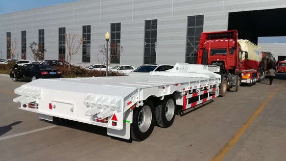 2 à 5 essieux Sinotruk Semi-remorque à basse altitude avec train d'atterrissage de 30 à 100 t Capacité 12 pneus