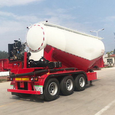 Transport de poudre en vrac avec une remorque de camions de ciment en vrac Sinotruk et un moteur Weichai 4102