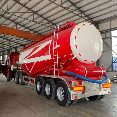 Transport de poudre en vrac avec une remorque de camions de ciment en vrac Sinotruk et un moteur Weichai 4102