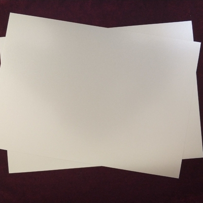 Feuille de plastique PVC pour animaux de compagnie pour les matériaux de fabrication de cartes intelligentes imprimables au laser