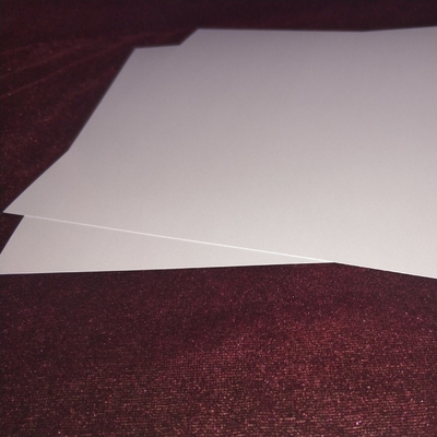 Feuille de plastique PVC pour animaux de compagnie pour les matériaux de fabrication de cartes intelligentes imprimables au laser